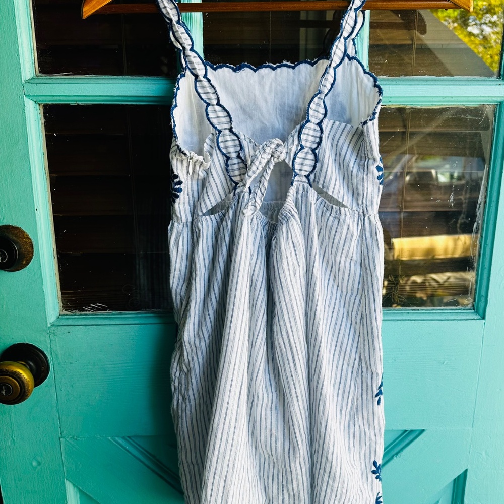 Dress - Picture 3 of 4